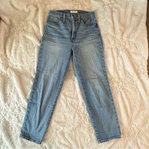 Madewell Classic Straight, mid to high rise jean in size 27